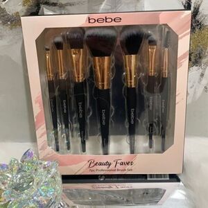 𝅺BEBE Makeup Brushes